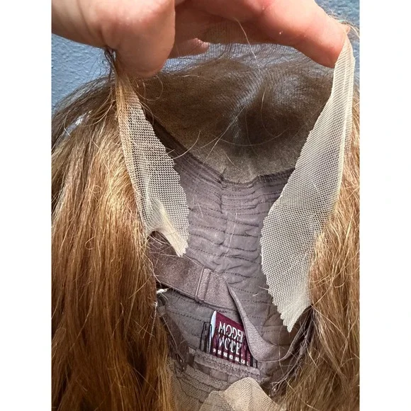 Glueless. Walnut color synthetic curly wig - Picture 4 of 4